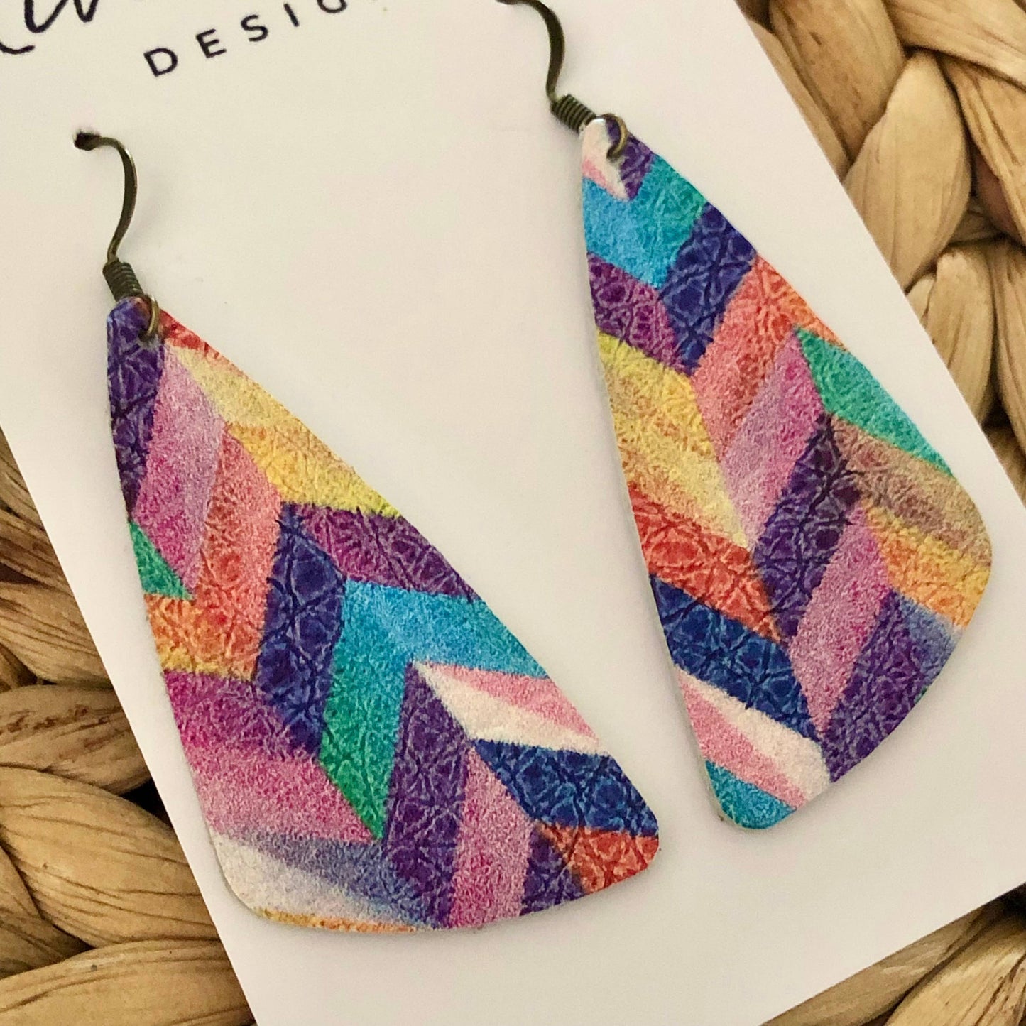 Zoe - Rainbow Chevron