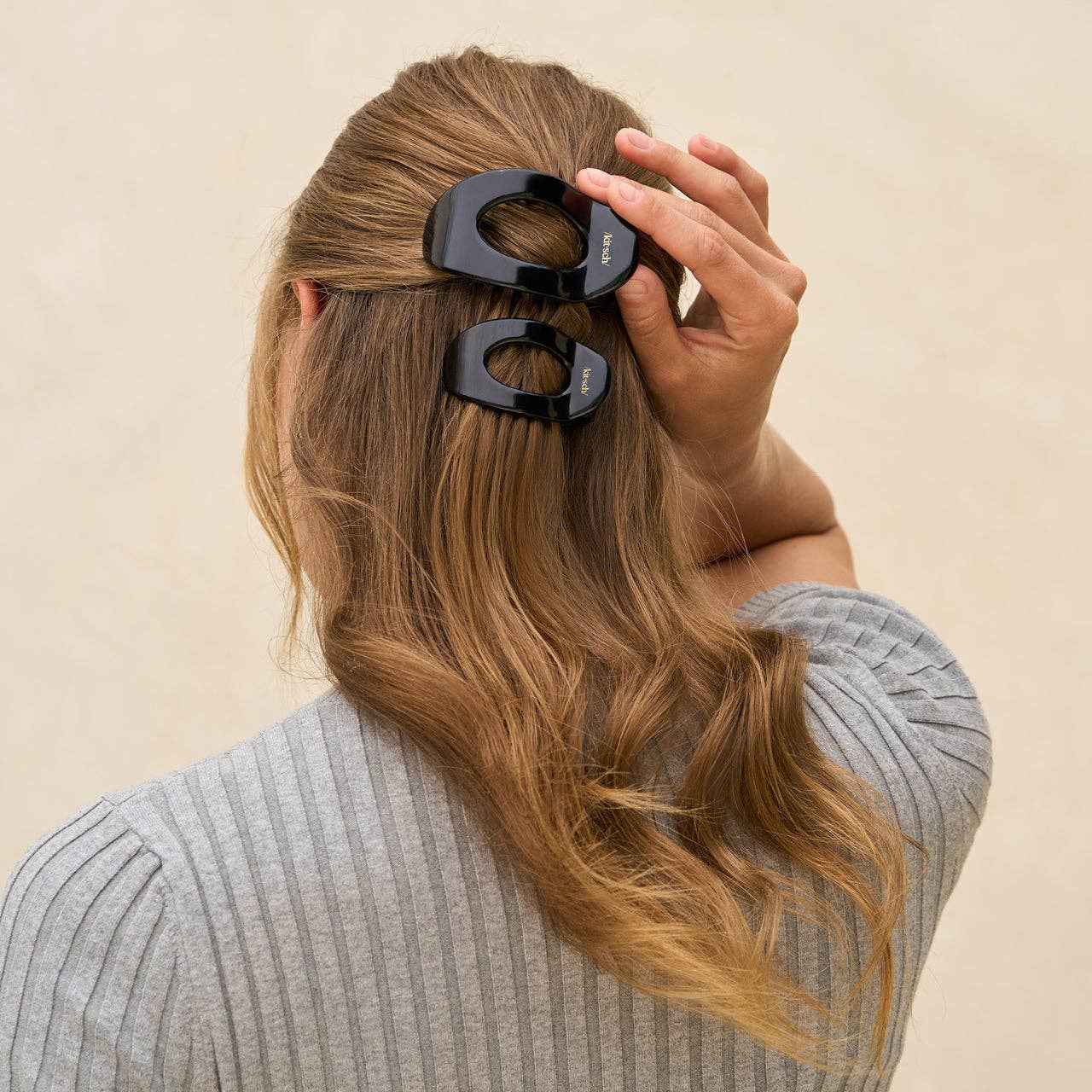 KITSCH - Black Flat Cloud Clip - Small