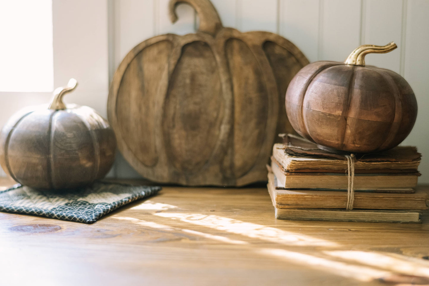 Chestnut Mango Wood Pumpkin 7"