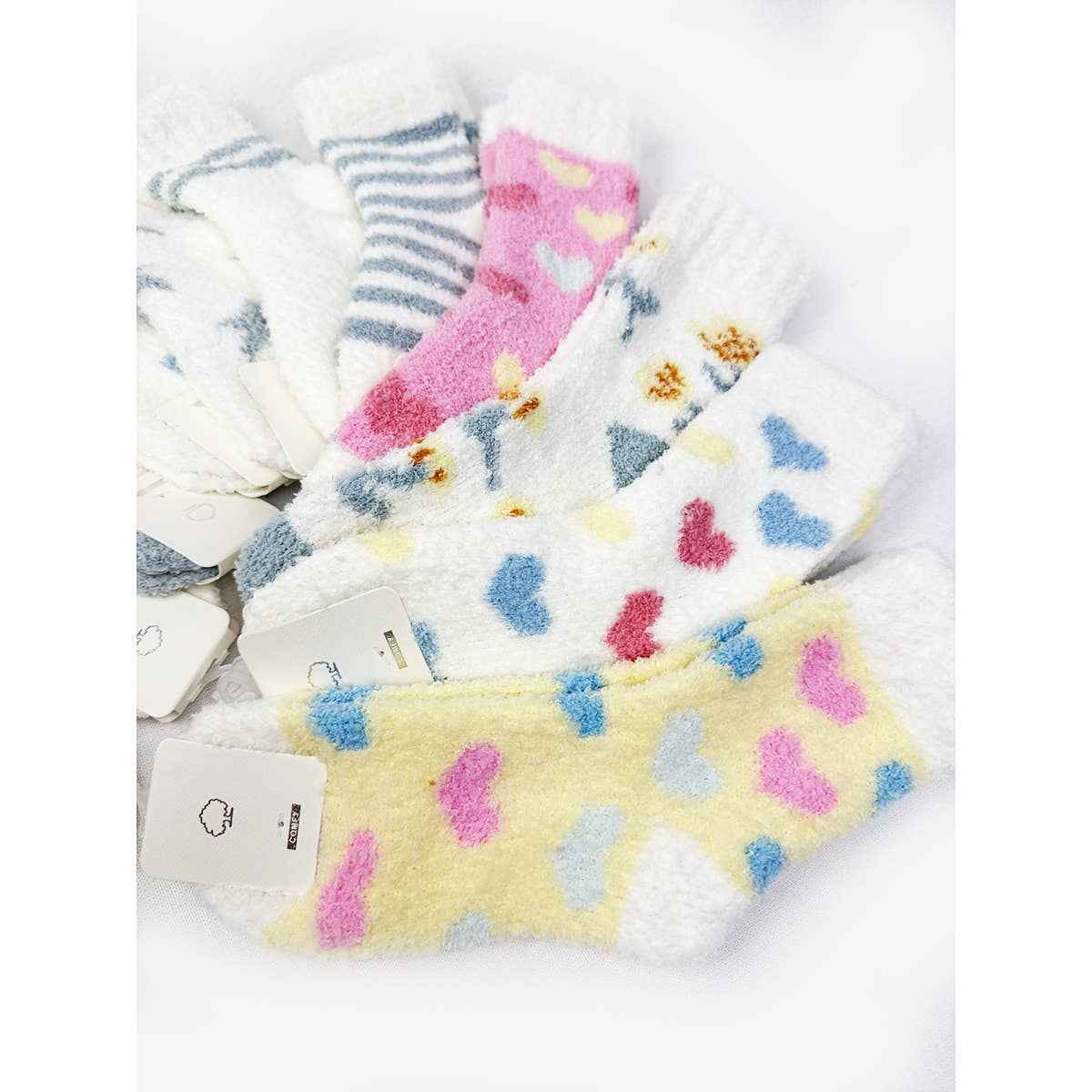 Love and Repeat - Soft Tone Comfy Winter Design Socks