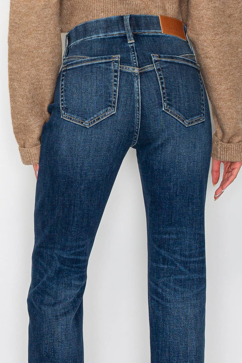 TUMMY CONTROL HIGH RISE STRAIGHT JEANS